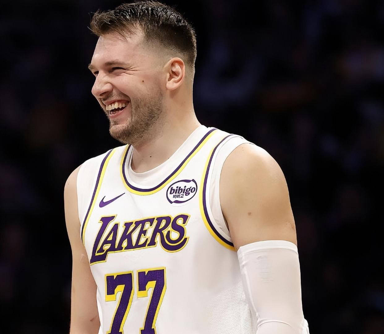 开云-关于东契奇连续十二场比赛得分超过爆冷，澳大利亚队挑战极限！的信息